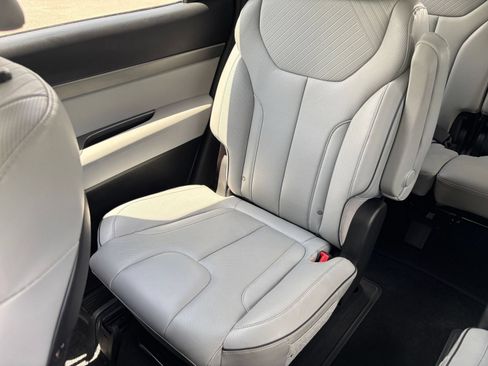 Used 2025 Hyundai Palisade SEL FWD image 43