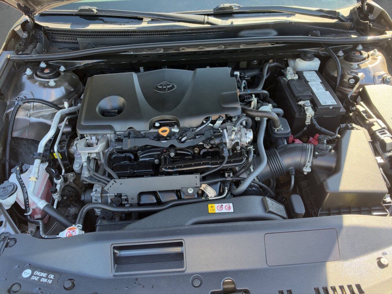 Used 2022 Toyota Camry SE w/ Cold Weather Package FWD image 18