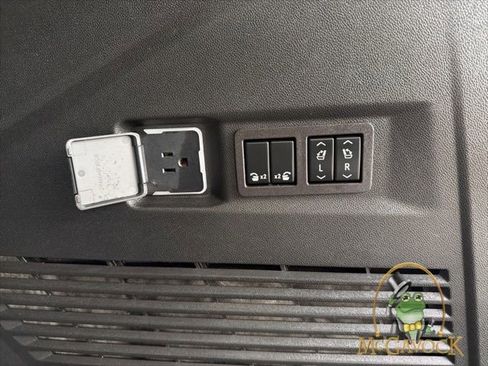 Used 2023 Chevrolet Tahoe LT w/ Luxury Package image 20