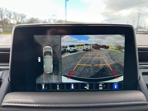 Used 2022 Chevrolet Tahoe LT w/ Luxury Package image 4