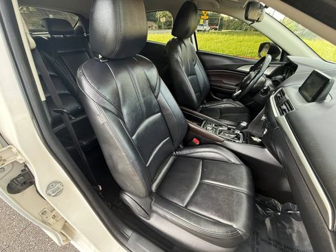 Used 2017 MAZDA MAZDA3 Touring FWD image 15