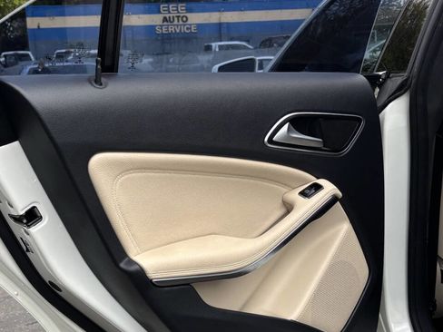 Used 2014 Mercedes-Benz CLA 250 4MATIC image 13