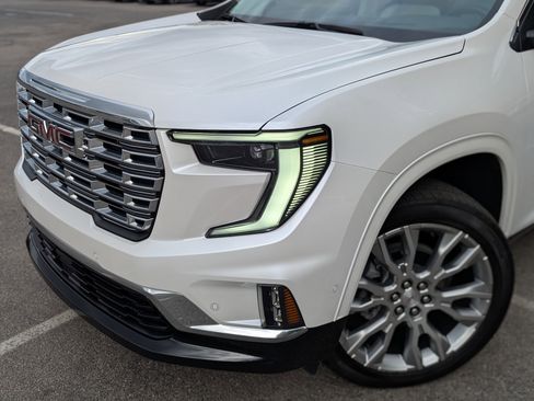 Used 2024 GMC Acadia Denali w/ Super Cruise Package image 13