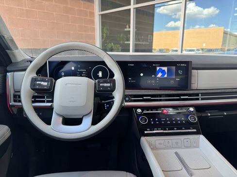 Used 2024 Hyundai Santa Fe Calligraphy image 16