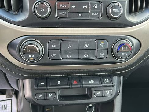 Used 2017 GMC Canyon SLT w/ Driver Alert Package image 18