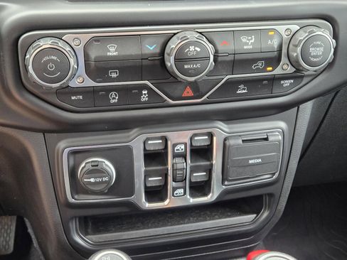 Used 2022 Jeep Gladiator Sport AWD/4WD image 27
