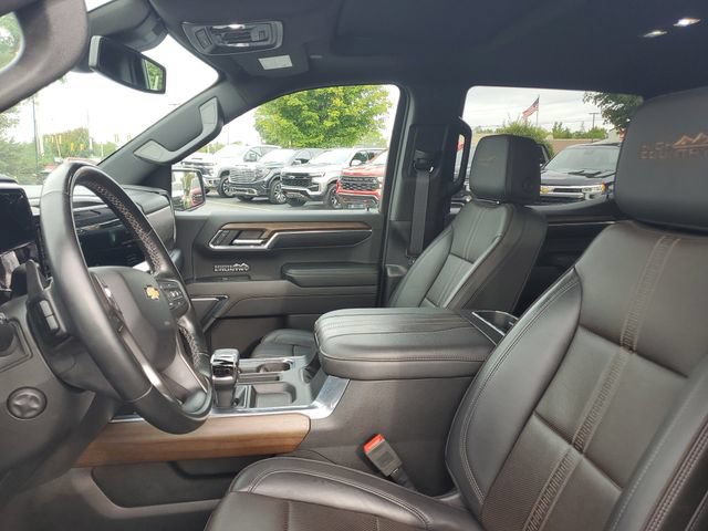 Certified 2024 Chevrolet Silverado 1500 High Country AWD/4WD image 16