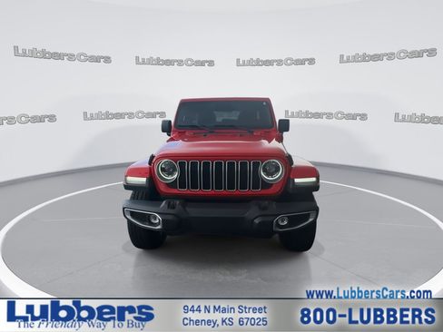 Used 2025 Jeep Wrangler Unlimited Sahara AWD/4WD image 3