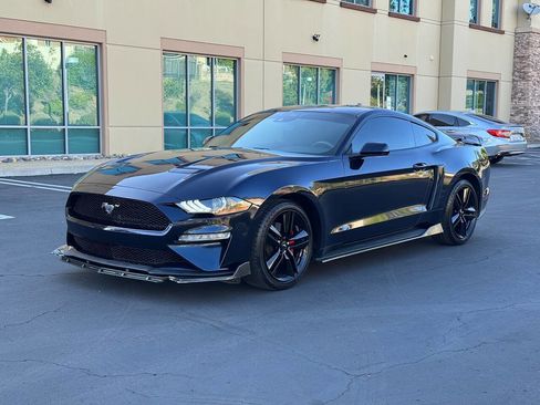 Used 2021 Ford Mustang Coupe RWD image 1