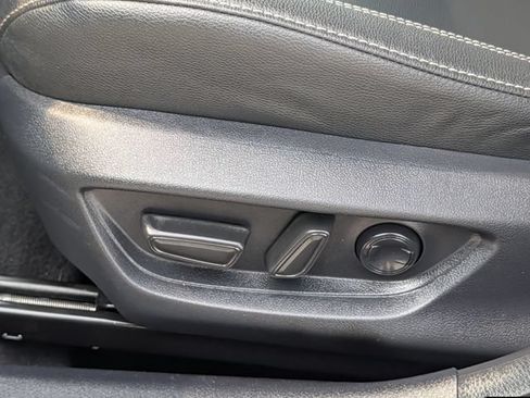 Used 2025 Toyota Camry SE FWD image 25
