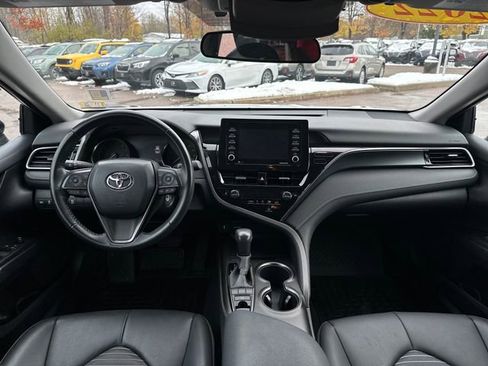 Used 2022 Toyota Camry SE image 10