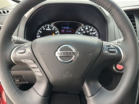 Used 2016 Nissan Pathfinder SV w/ SV Cold Weather Package AWD/4WD image 14