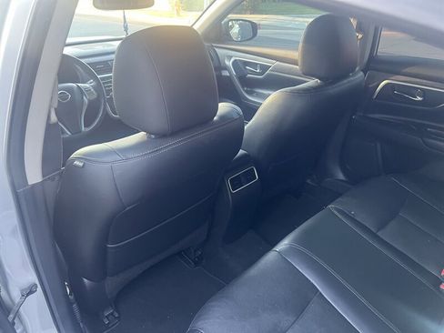 Used 2017 Nissan Altima 2.5 SL w/ Moonroof Package image 23