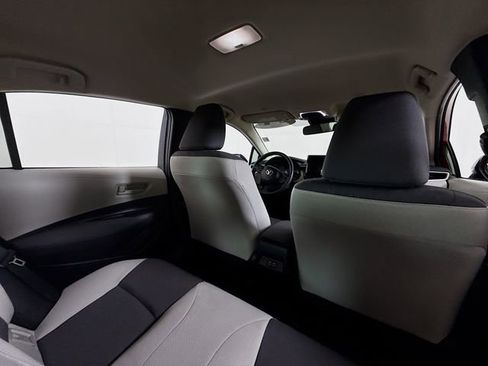 Certified 2025 Toyota Corolla LE image 28