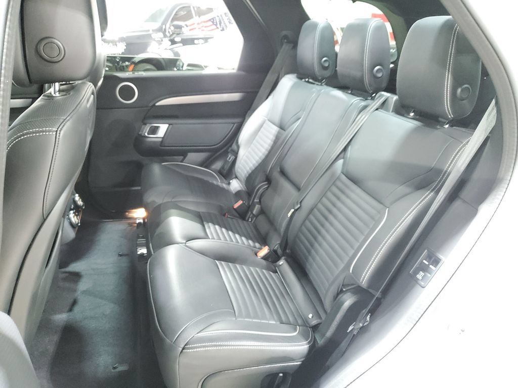 Used 2023 Land Rover Discovery S R-Dynamic AWD/4WD image 26