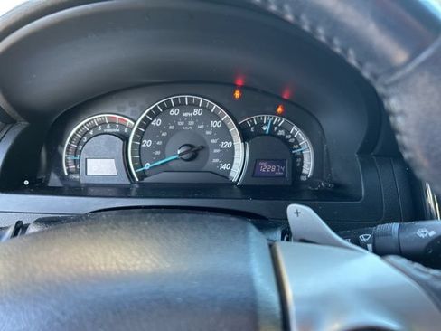 Used 2014 Toyota Camry SE FWD image 12
