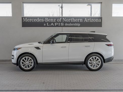 Used 2025 Land Rover Range Rover Sport SE AWD/4WD image 2