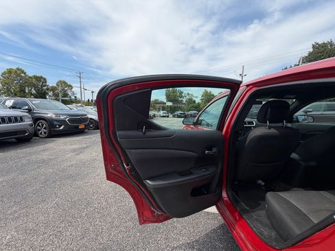 Used 2014 Dodge Avenger SE FWD image 11