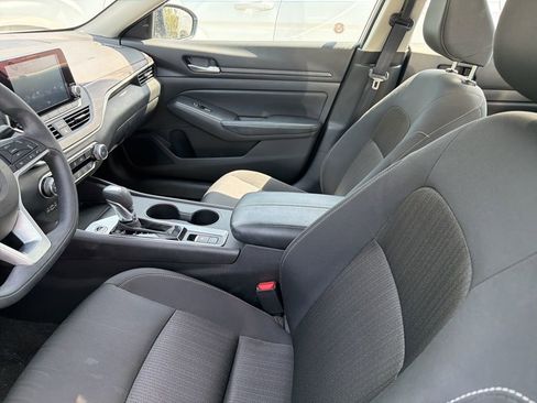 Used 2025 Nissan Altima 2.5 SV AWD/4WD image 4