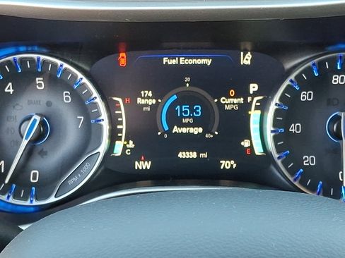 Used 2023 Chrysler Pacifica Touring FWD image 24