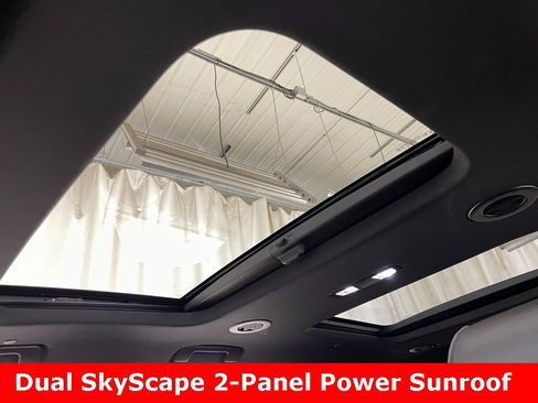 Used 2023 Chevrolet Traverse RS w/ LPO, Floor Liner Package image 5