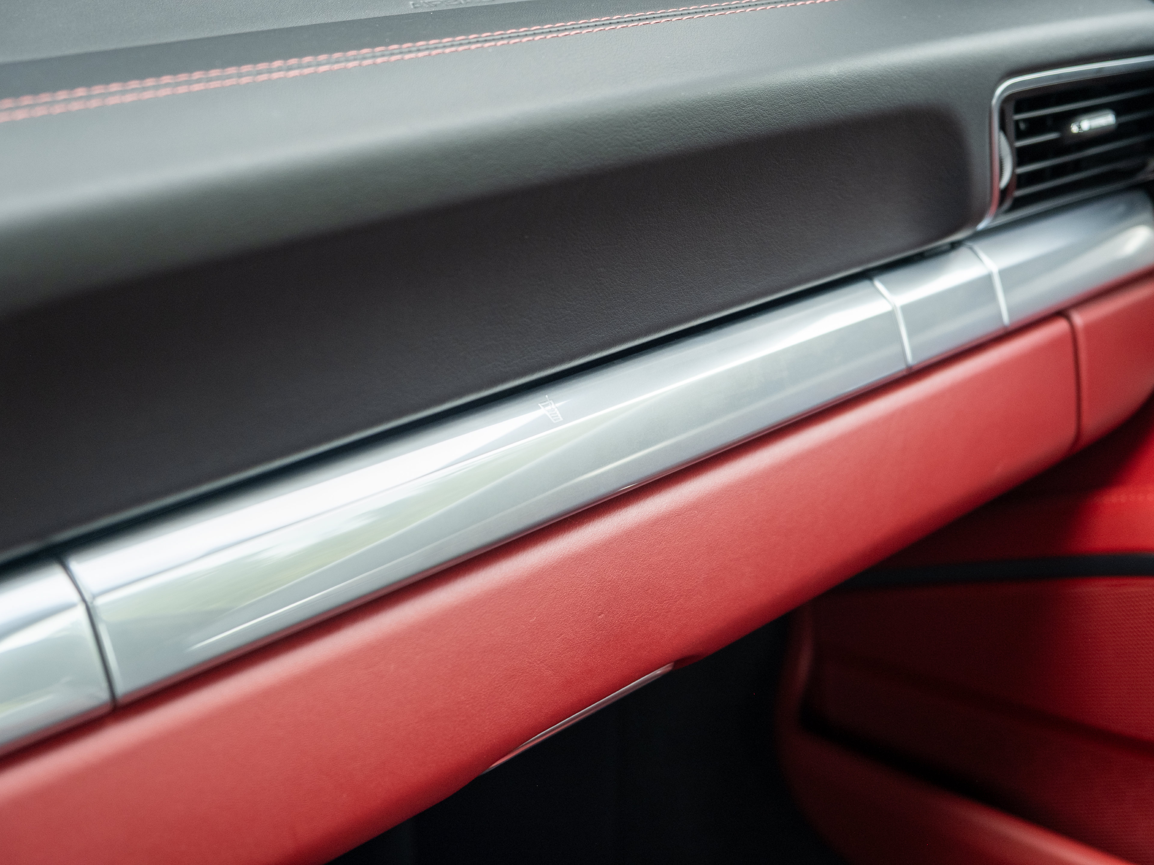 Certified 2019 Porsche 911 Carrera RWD image 37