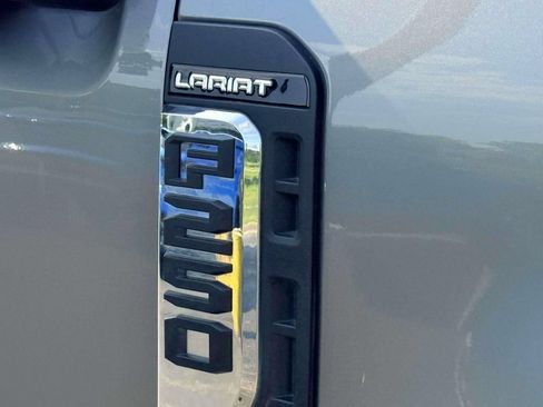 Used 2024 Ford F250 Lariat AWD/4WD image 5