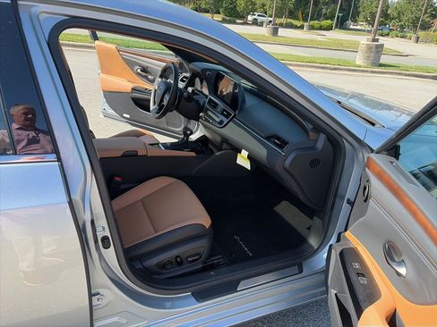 Certified 2023 Lexus ES 350 w/ Premium Package FWD image 13