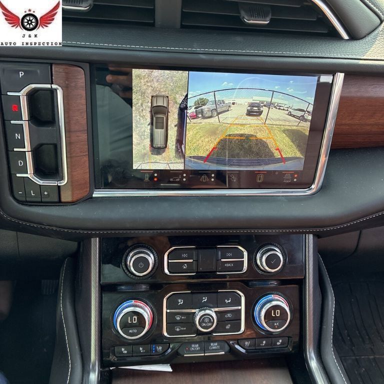 Used 2024 GMC Yukon Denali Ultimate AWD/4WD image 2