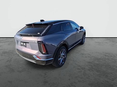 New 2026 Cadillac Optiq Luxury 1 RWD image 8