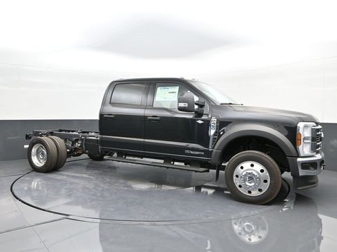 New 2025 Ford F450 XLT w/ XLT Value Package image 16