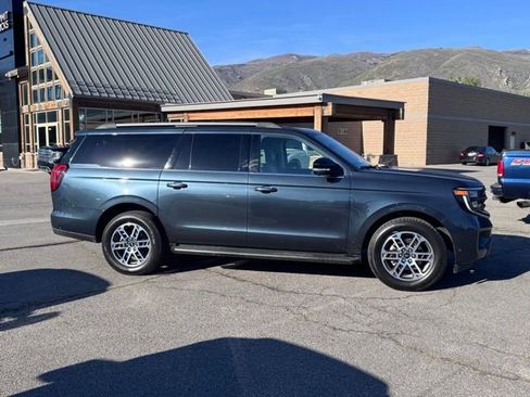 Used 2025 Ford Expedition Max Active AWD/4WD image 3