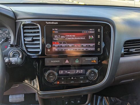 Used 2018 Mitsubishi Outlander GT image 25