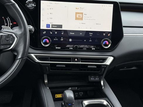 Used 2023 Lexus RX 350 Premium image 19