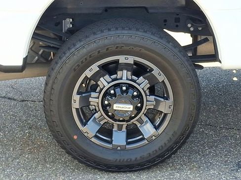 Used 2024 Ford F250 Lariat w/ Sport Appearance Package AWD/4WD image 28