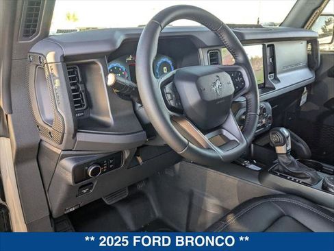 New 2025 Ford Bronco Badlands image 9