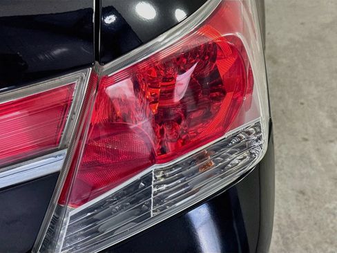 Used 2011 Honda Accord EX-L image 32