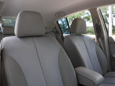 Used 2009 Nissan Versa 1.8 S w/ Convenience Pkg FWD image 16