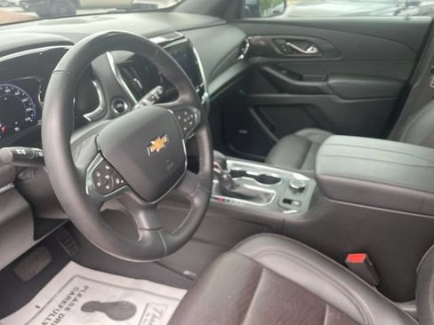 Used 2023 Chevrolet Traverse High Country FWD image 14