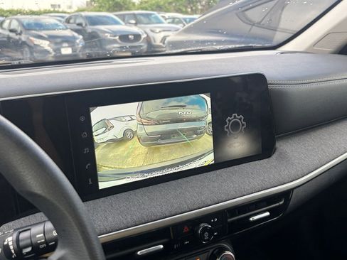 Used 2025 Nissan Kicks SV image 22