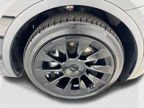 Used 2023 Tesla Model Y Long Range AWD/4WD image 81