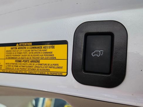 Used 2013 Toyota Venza XLE w/ XLE Premium Pkg image 62