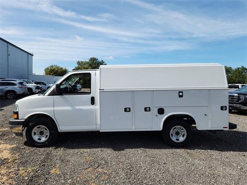 New 2024 Chevrolet Express 3500 w/ Power Convenience Package image 5