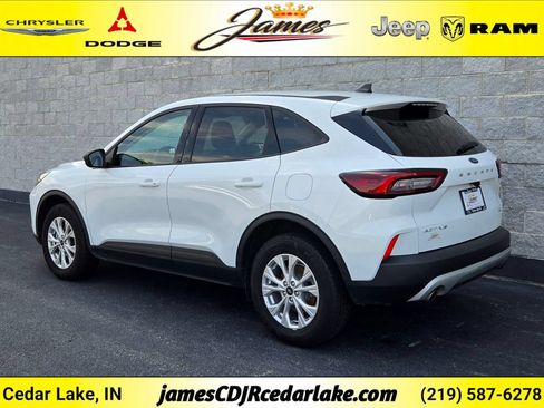 Used 2025 Ford Escape Active AWD/4WD image 3
