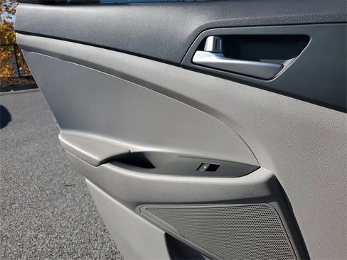 Used 2020 Hyundai Tucson SE image 30
