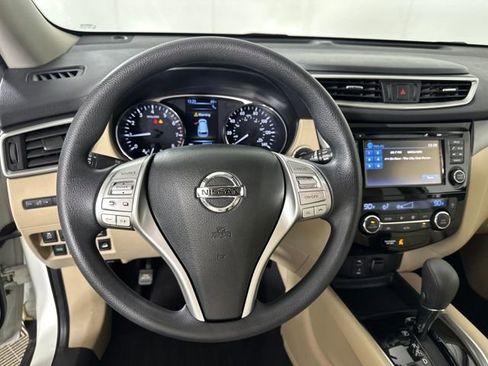 Used 2016 Nissan Rogue SV w/ SV Premium Package image 13