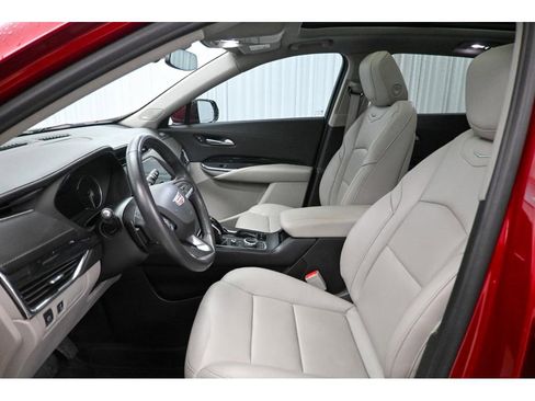 Used 2023 Cadillac XT4 Premium Luxury image 10