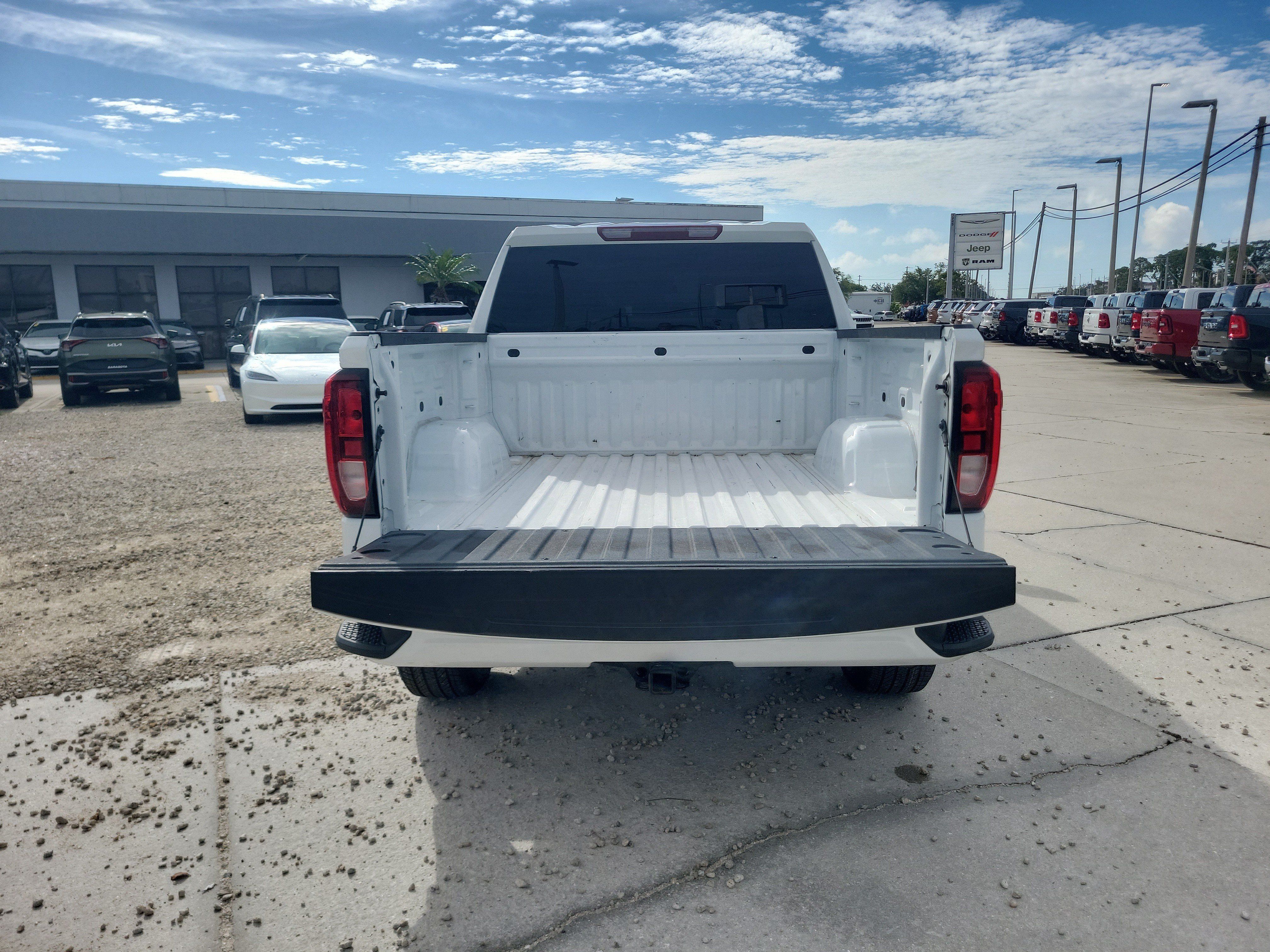 Used 2023 GMC Sierra 1500 Elevation AWD/4WD image 10