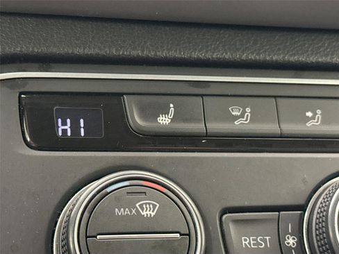 Used 2019 Volkswagen Atlas SE w/ Towing Package image 29