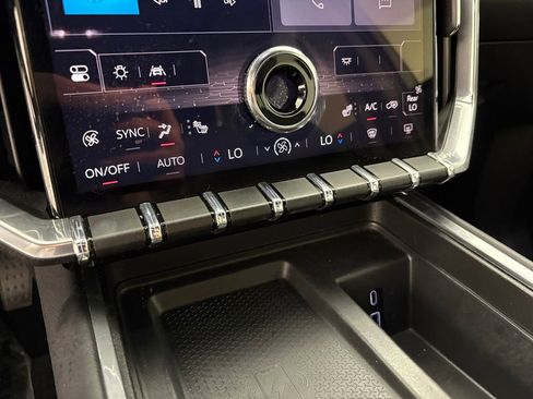 Used 2025 GMC Acadia Elevation image 29